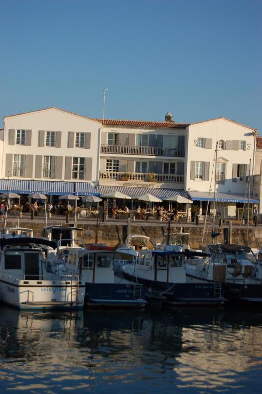 Hotel Les Colonnes à Saint-Martin-de-Ré Extérieur photo